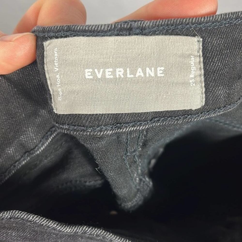 Everlane High Rise Slim Straw Raw Hem Cigarette Jeans in‎ Black. - Picture 8 of 10